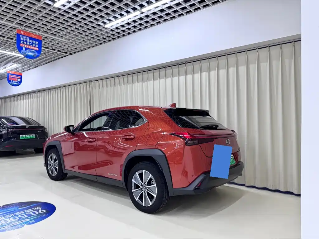 Lexus UX New Energy 2021 — фото 3