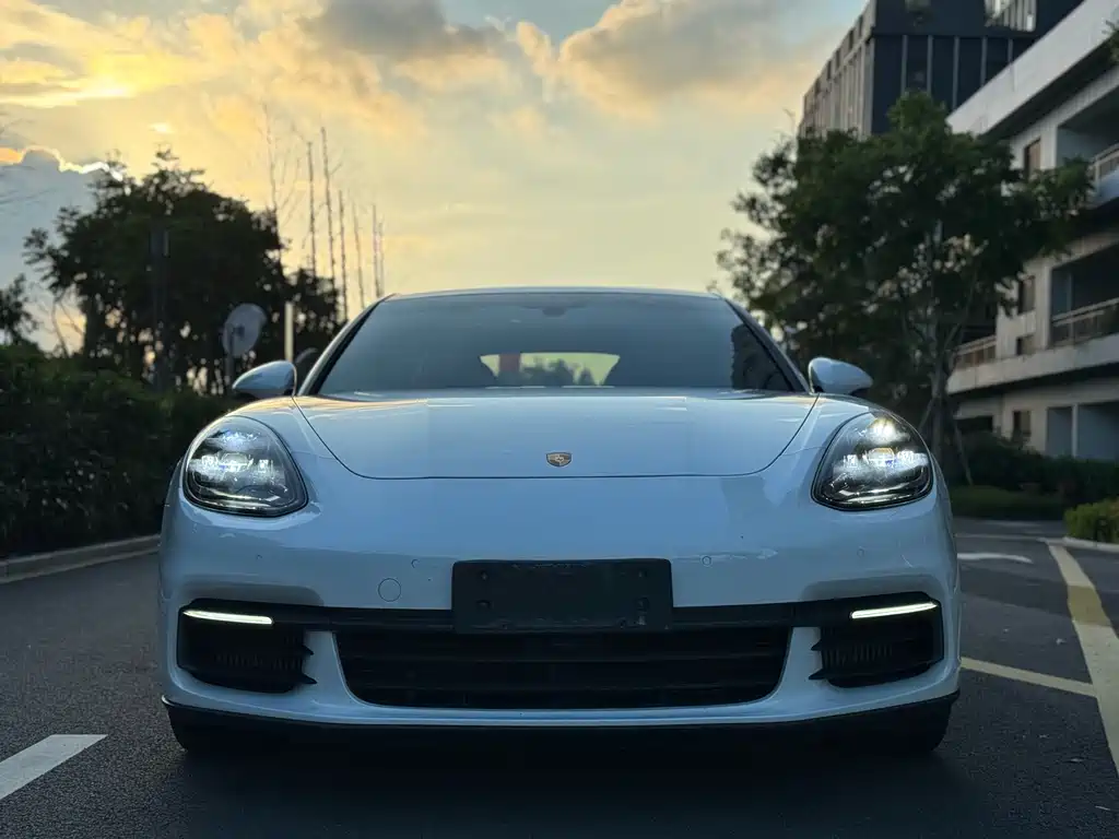 Porsche Panamera 2019 — фото 2