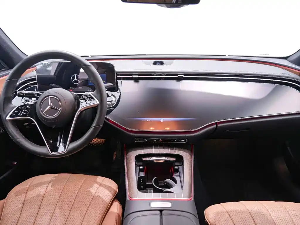 Mercedes-Benz E-Class 2024 — фото 16