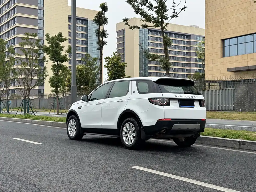 Land Rover Discovery Sport 2017 — фото 12