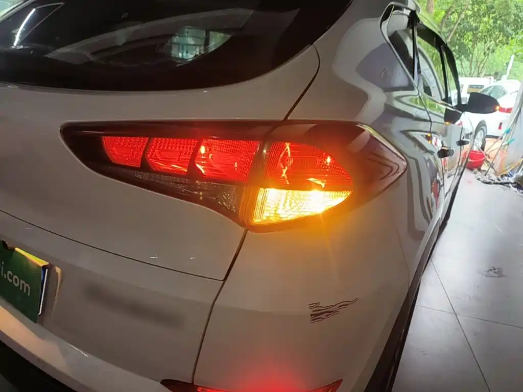 Hyundai Tucson 2017 — фото 8