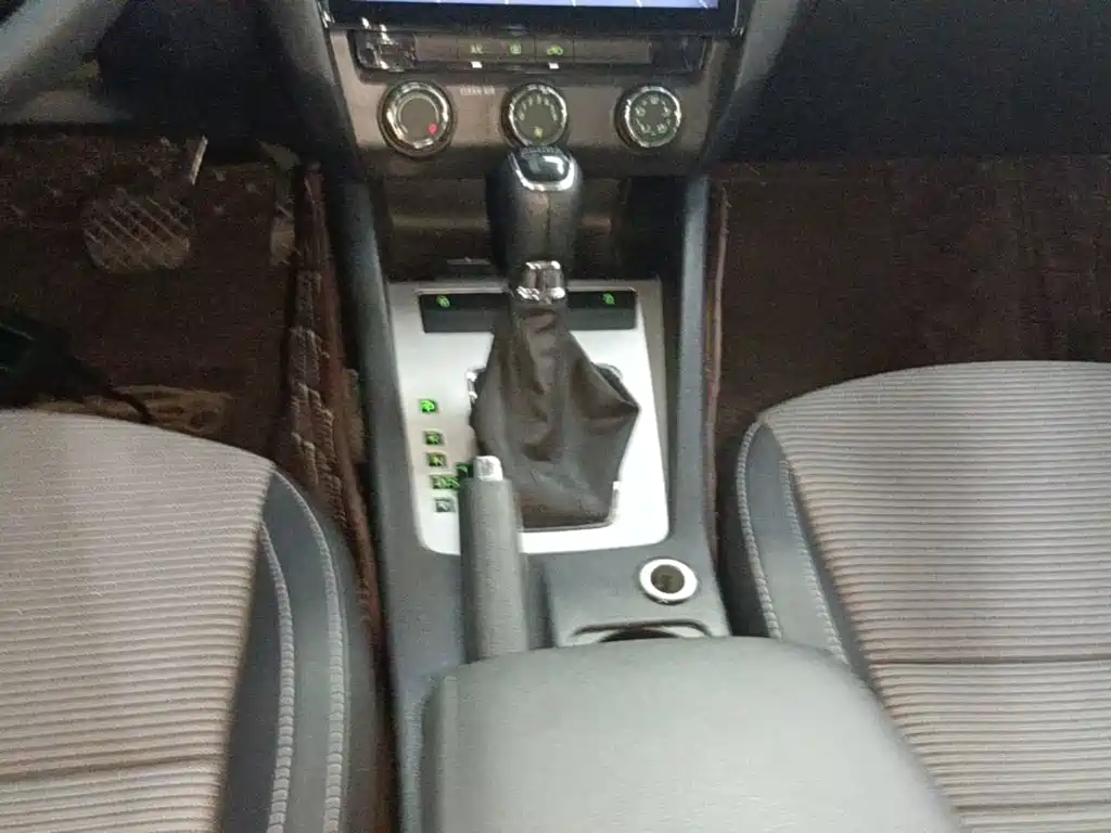 Skoda Octavia 2016 — фото 14