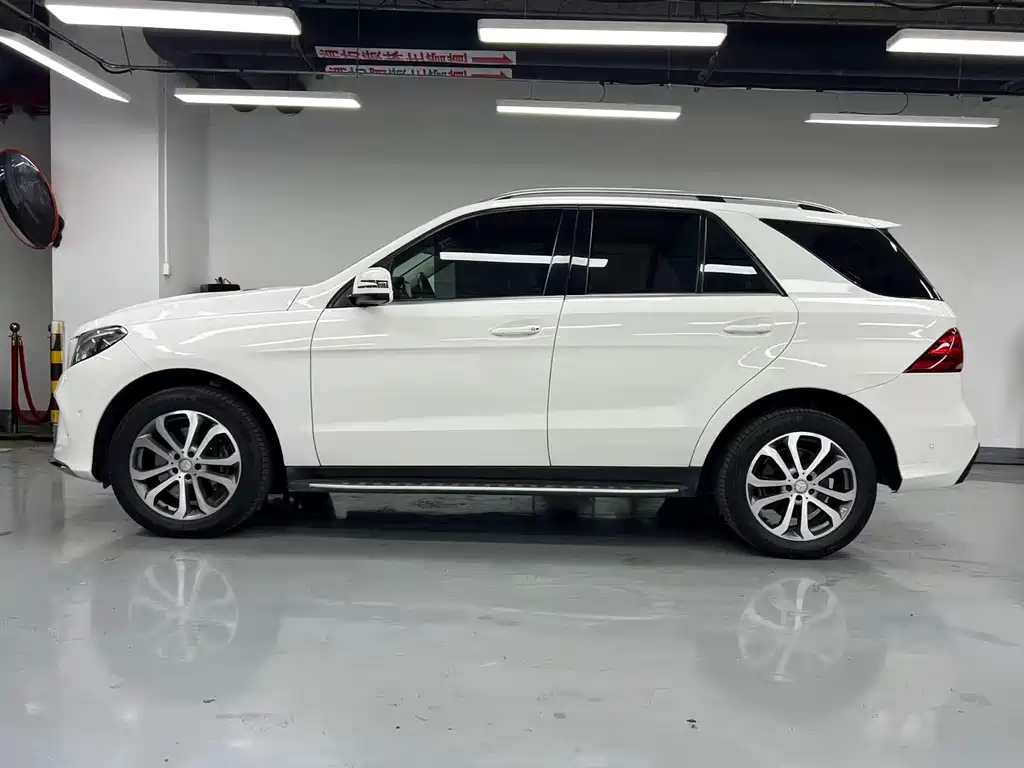 Mercedes-Benz GLE 2016 — фото 15