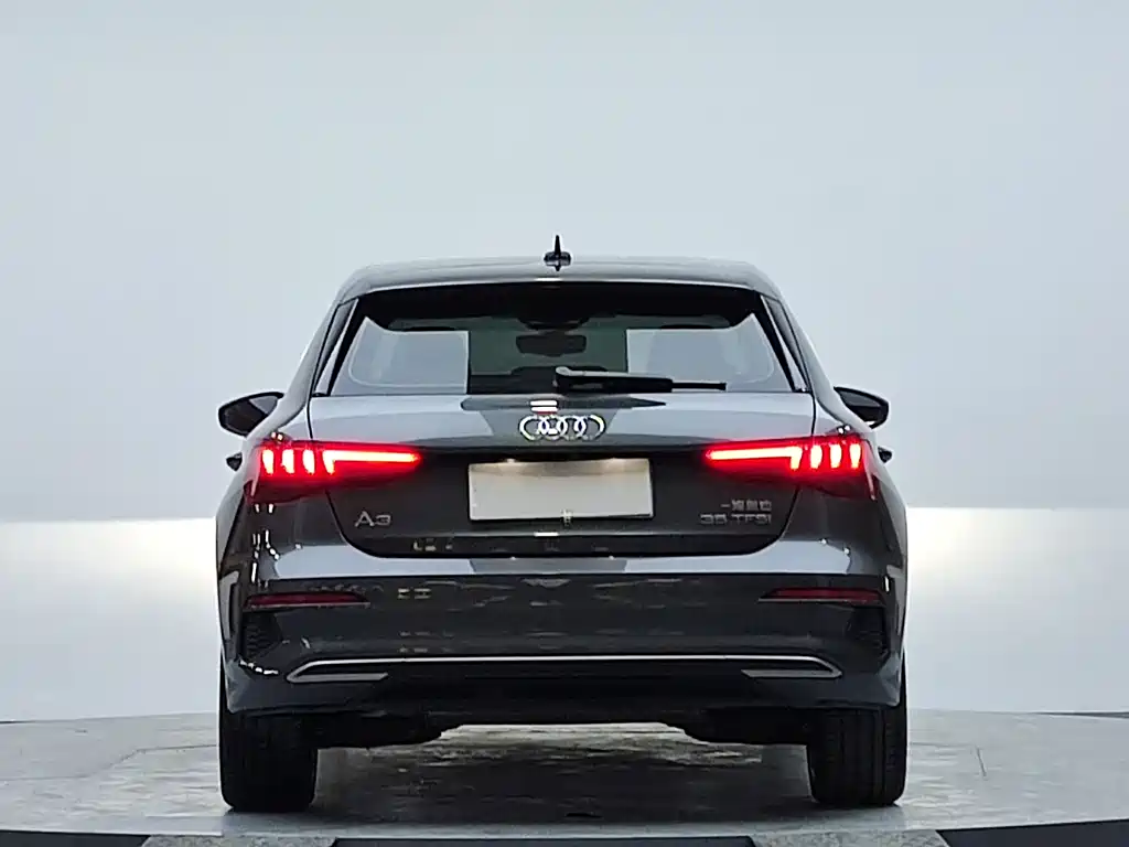 Audi A3 2023 — фото 4