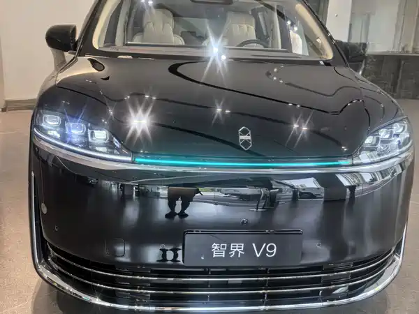 Luxeed V9 2026