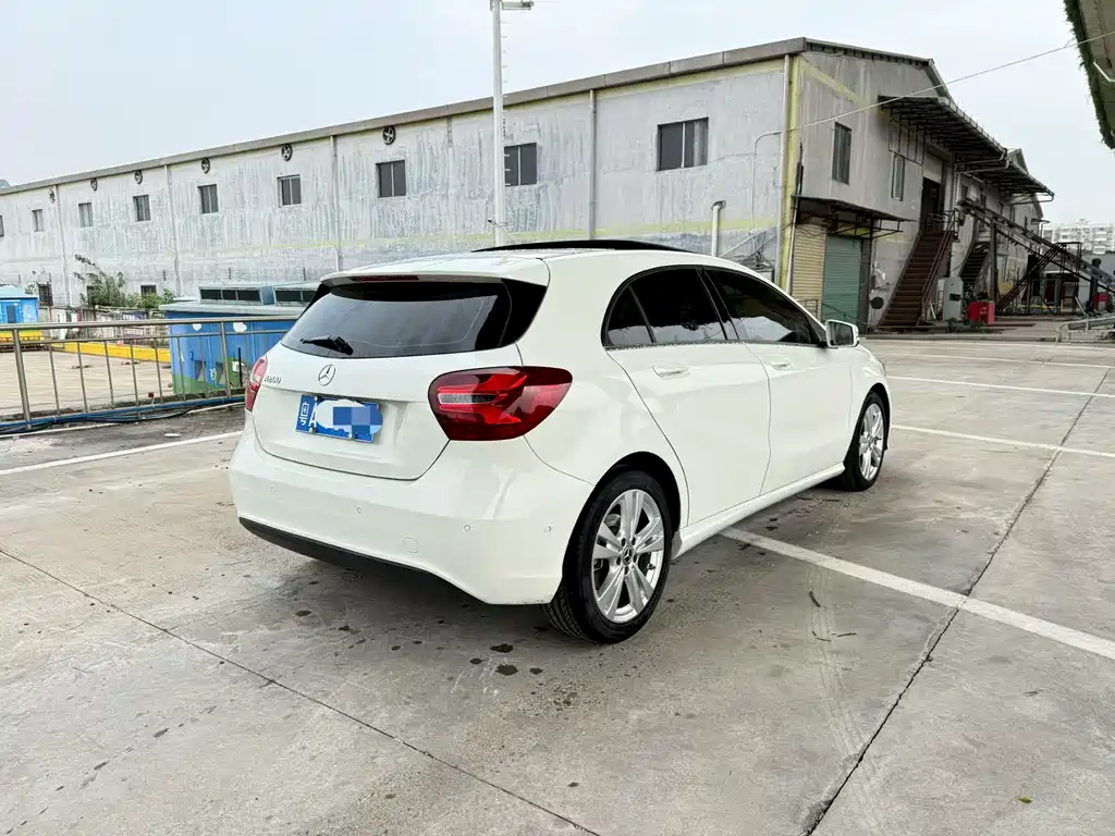Mercedes-Benz A-Class 2017 — фото 3