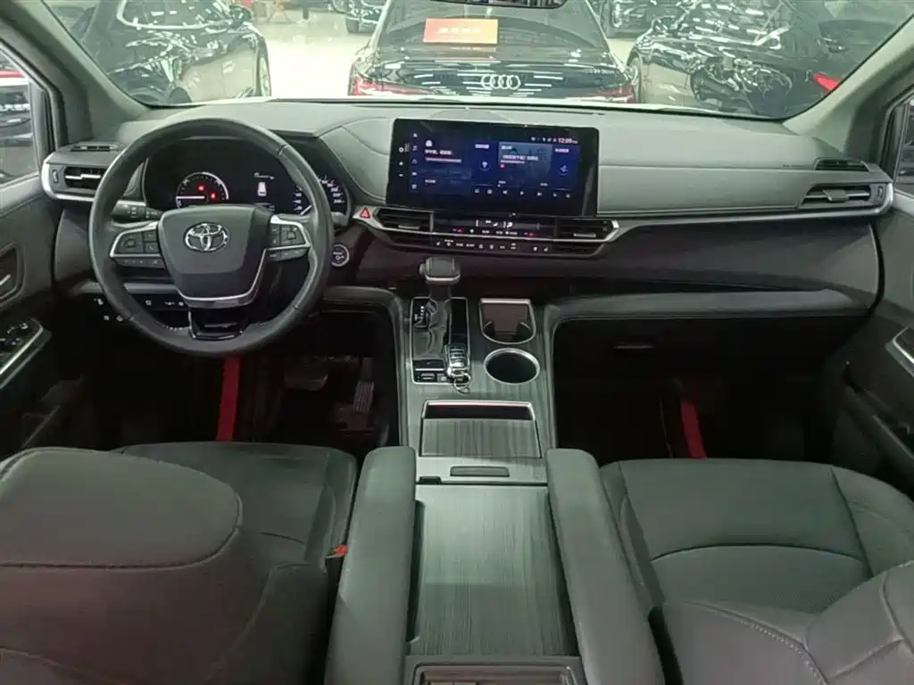 Toyota Sienna 2024 — фото 10