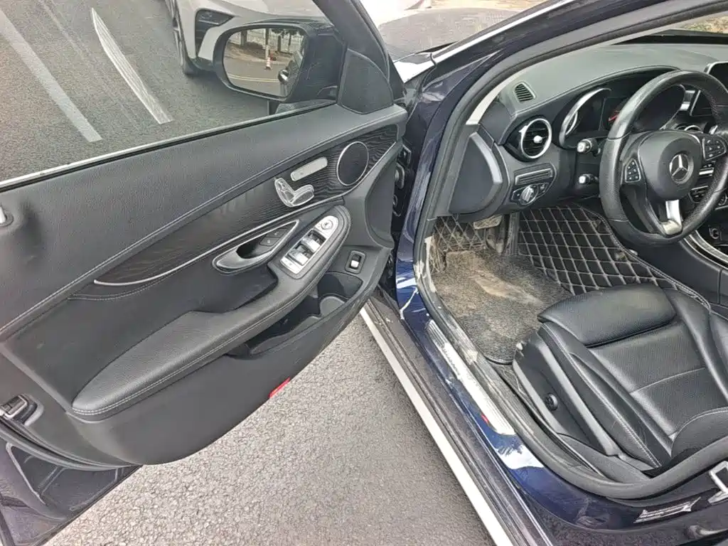 Mercedes-Benz C-Class 2017 — фото 16