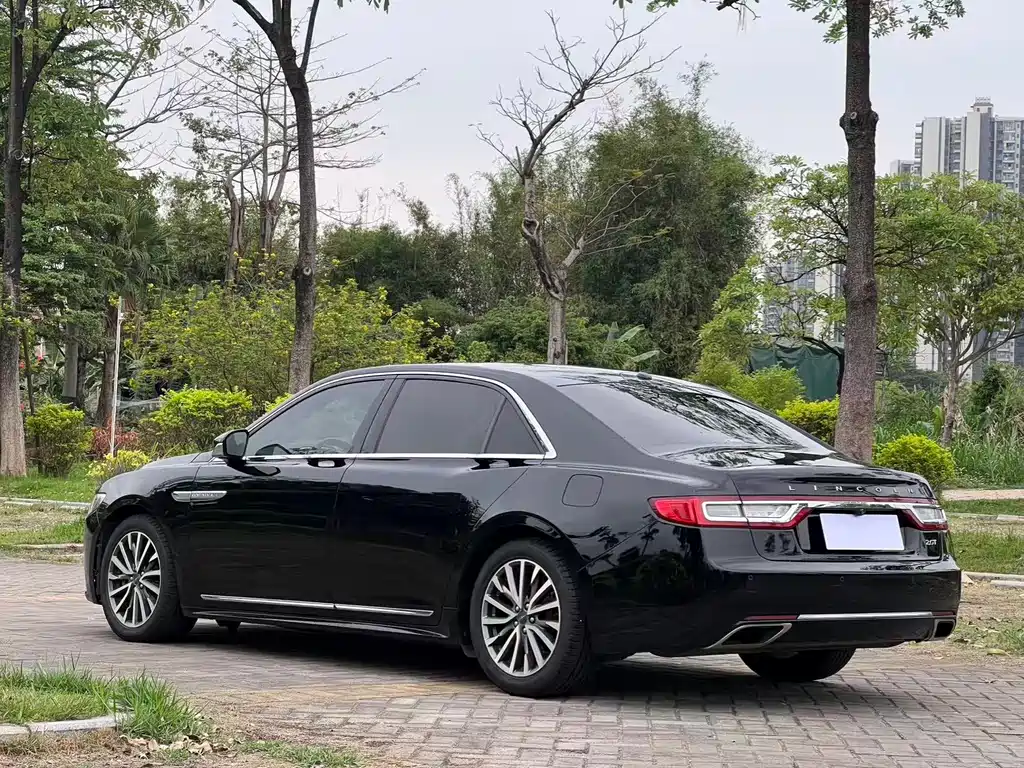 Lincoln Continental 2018 — фото 14