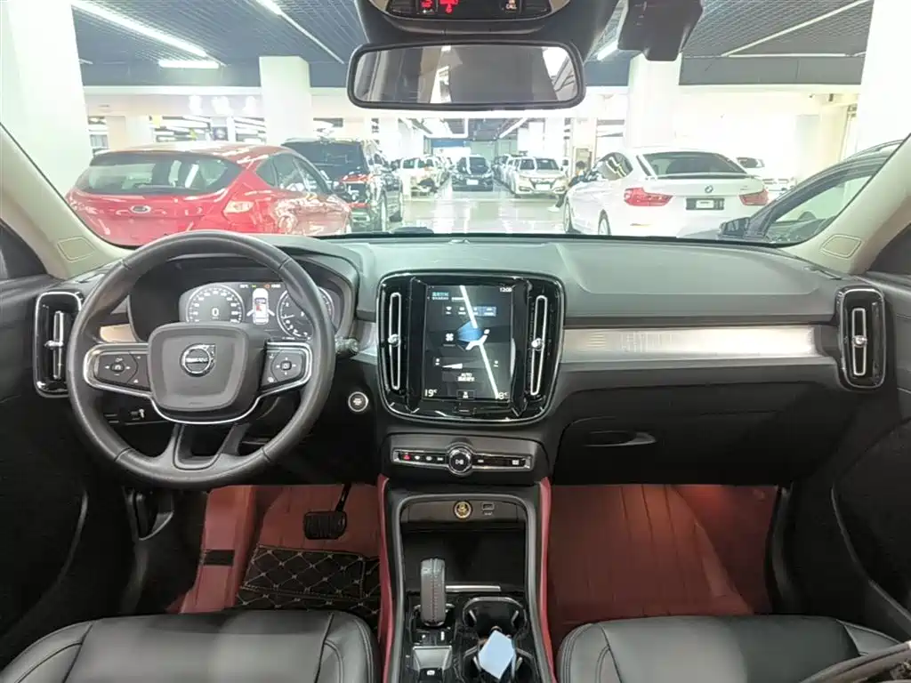 Volvo XC40 2021 — фото 10