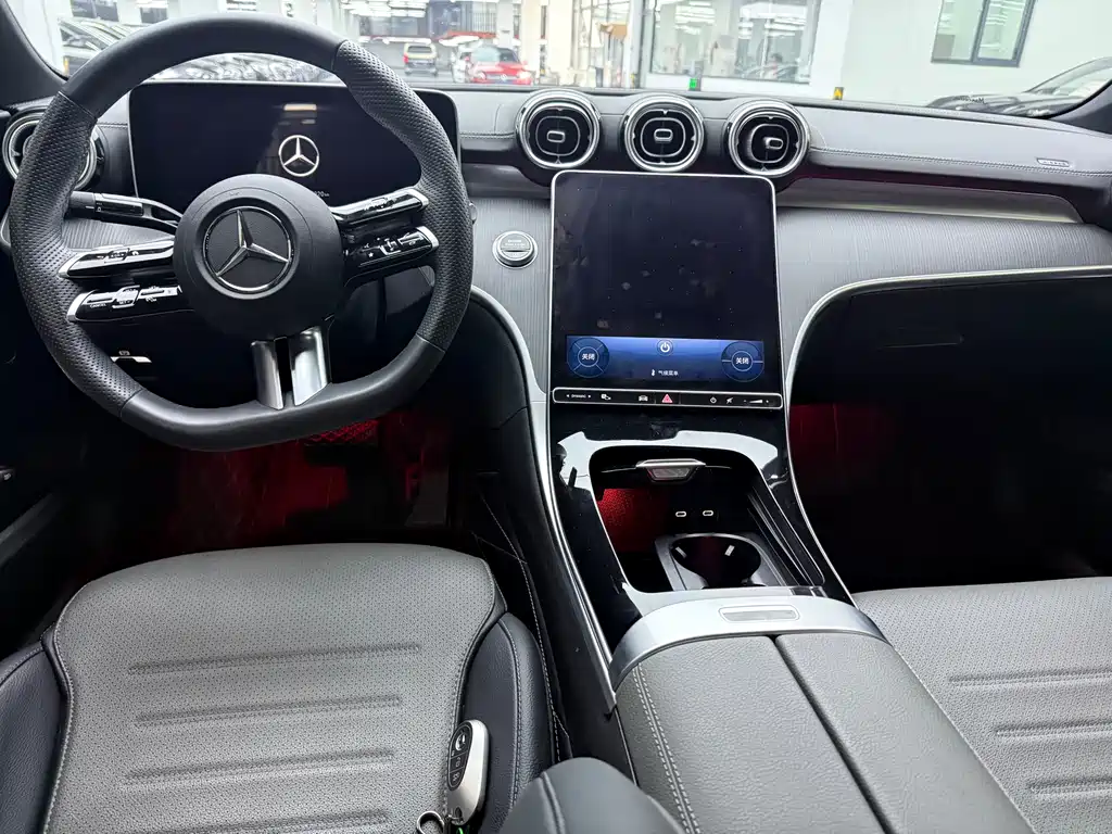 Mercedes-Benz C-Class 2023 — фото 12
