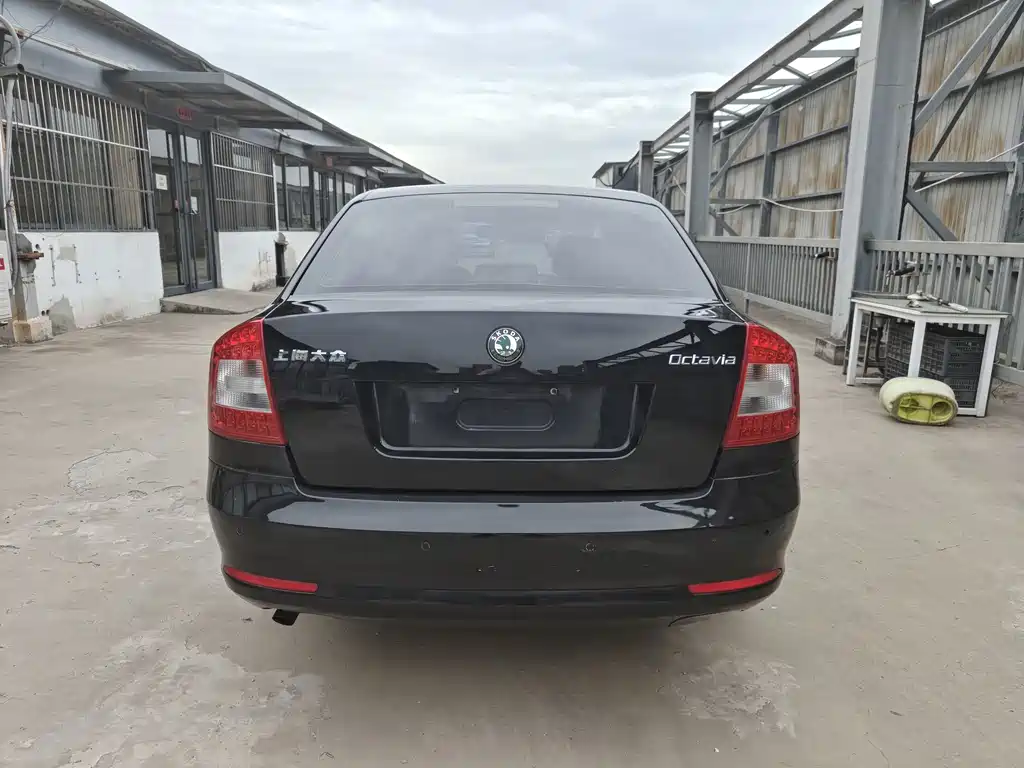 Skoda Octavia 2012 — фото 14
