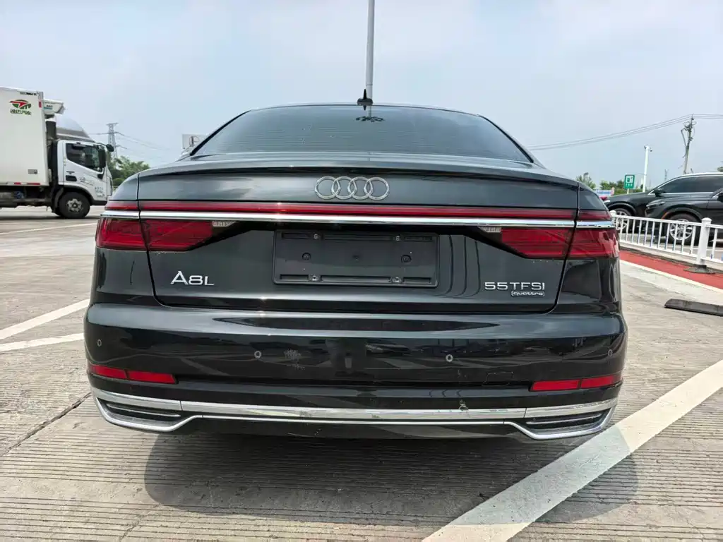 Audi A8 2019 — фото 8