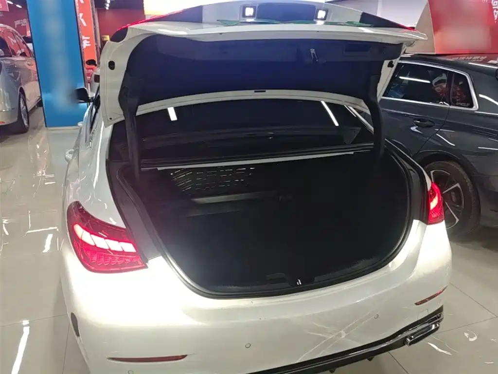 Mercedes-Benz C-Class 2023 — фото 18