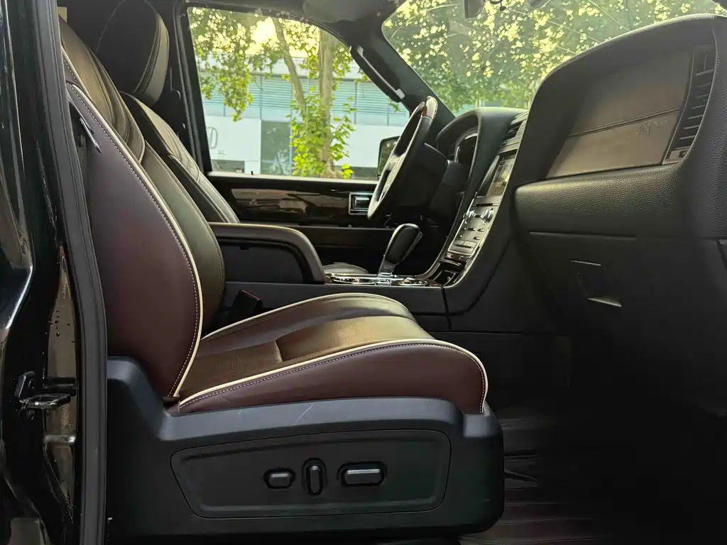 Lincoln Navigator 2017 — фото 16