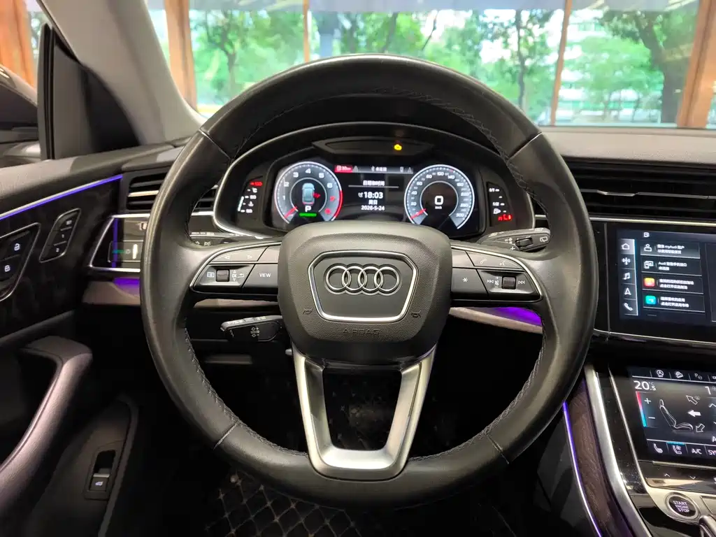 Audi Q8 2022 — фото 10
