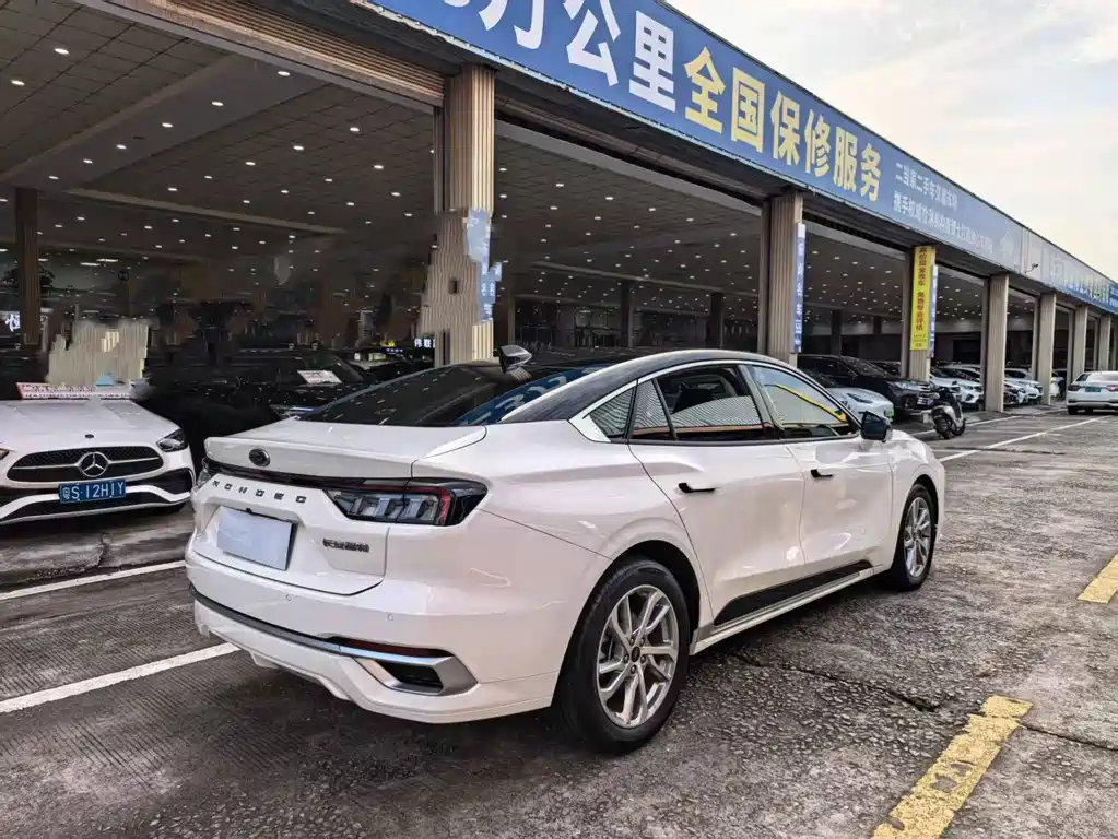 Ford Mondeo 2023 — фото 15
