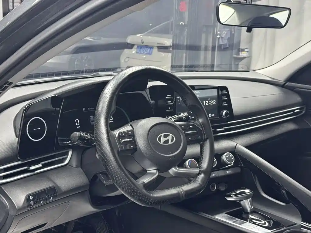 Hyundai Elantra 2023