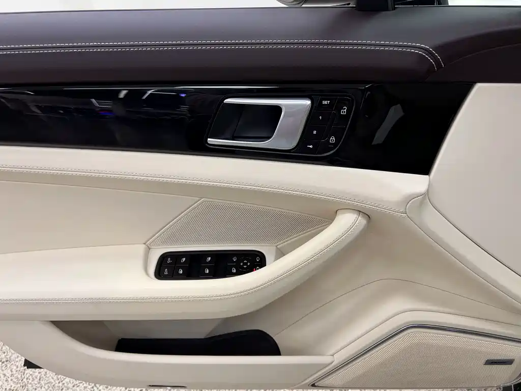 Porsche Panamera 2019 — фото 40