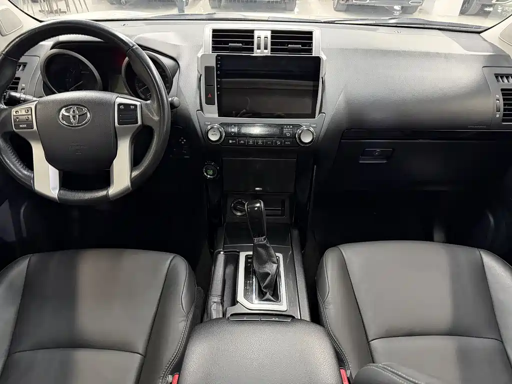 Toyota Prado 2014 — фото 10