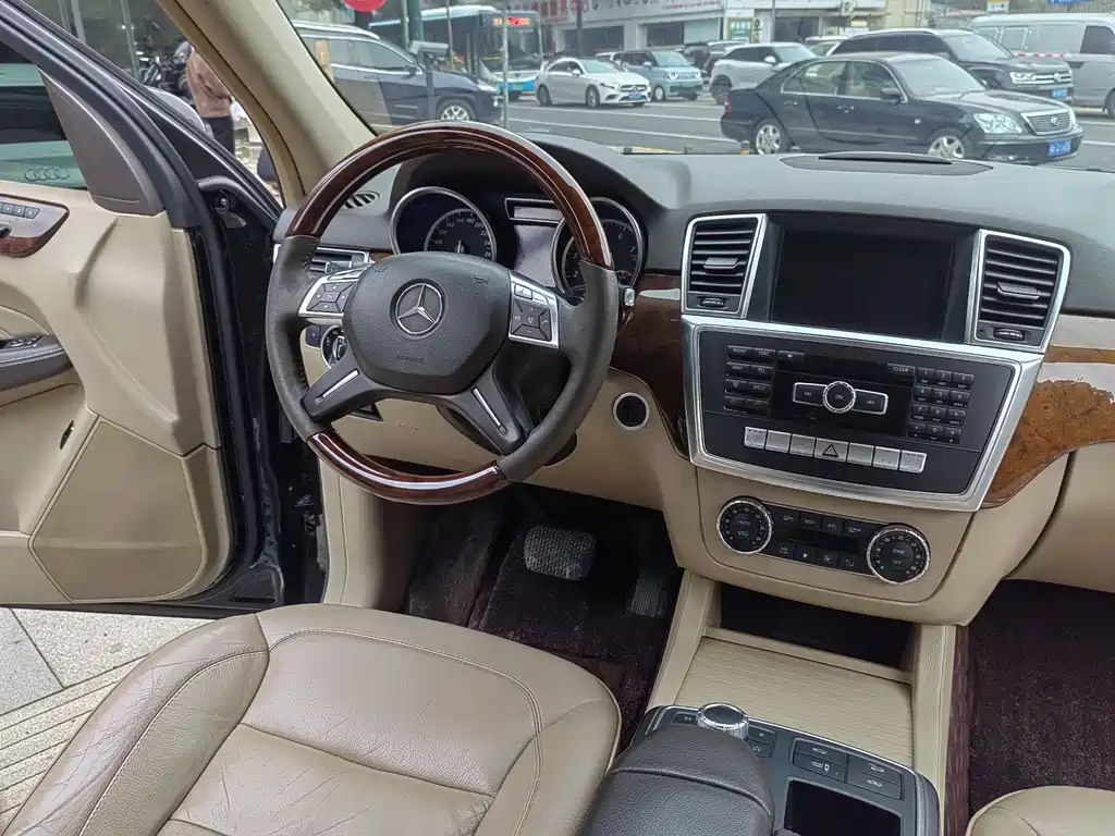 Mercedes-Benz M-Class 2013 — фото 17