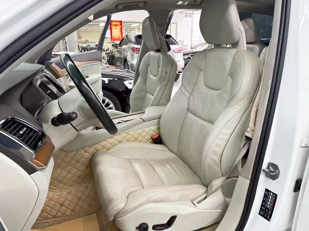 Volvo XC90 2016 — фото 14