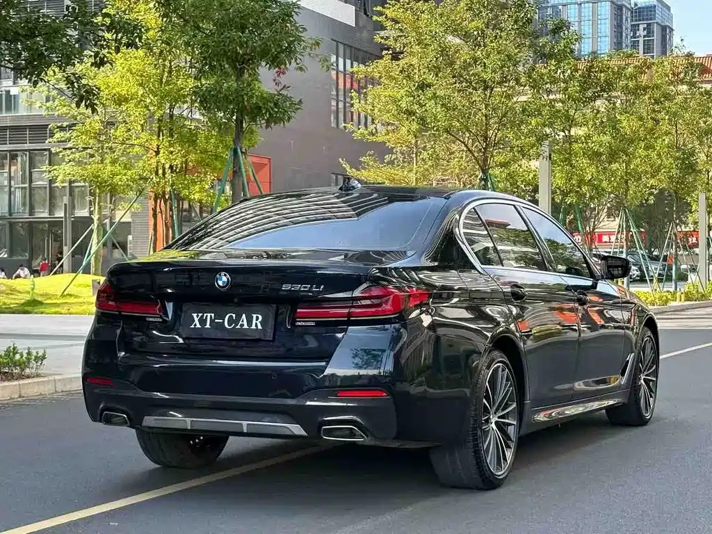 BMW 5 Series 2021