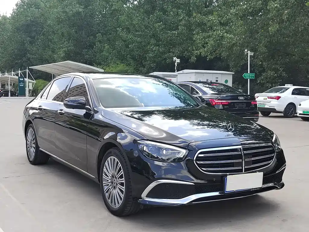 Mercedes-Benz E-Class 2022