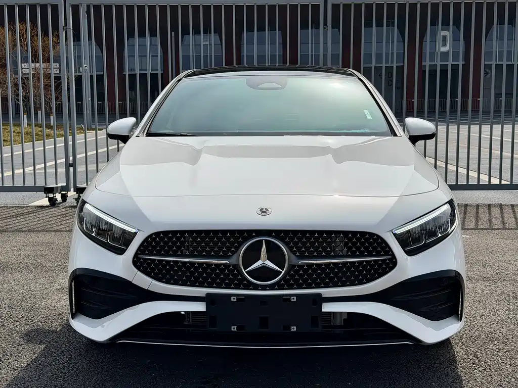 Mercedes-Benz A-Class 2025 — фото 2