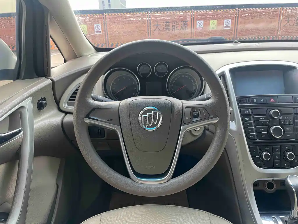 Buick Excelle 2014 — фото 15
