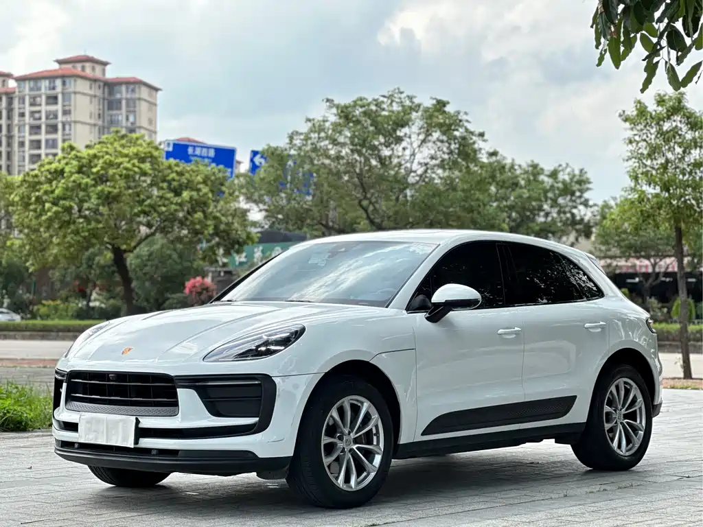 Porsche Macan 2022 — фото 1