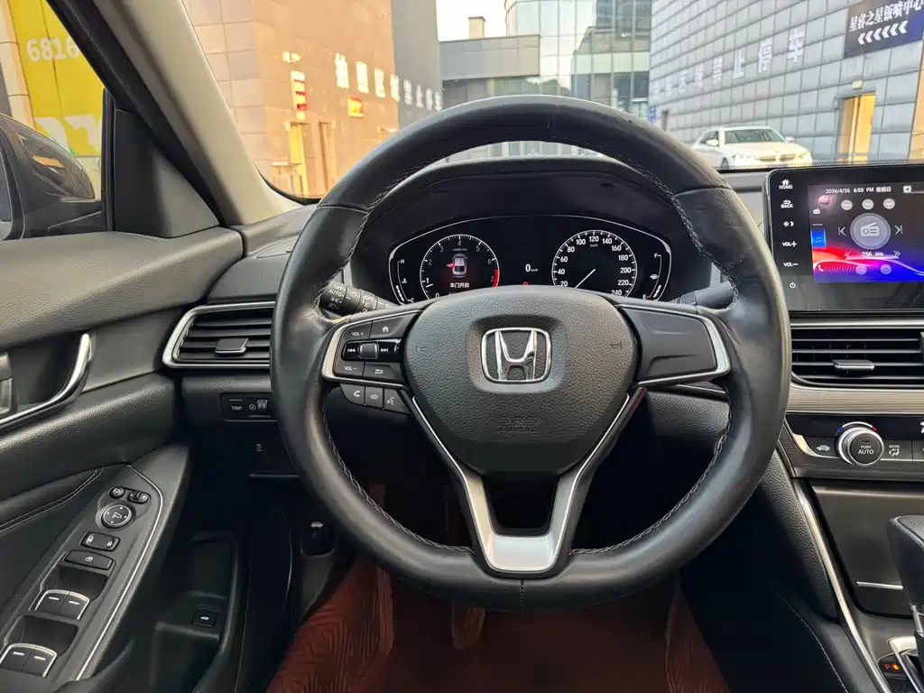 Honda Accord 2022 — фото 11