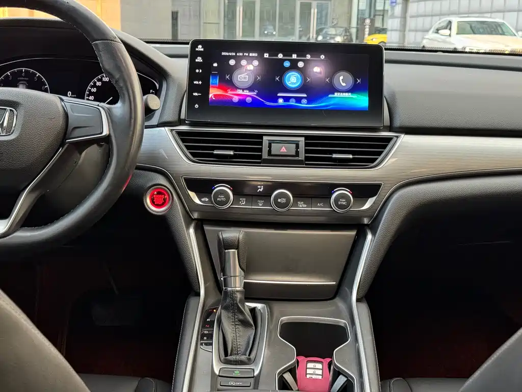 Honda Accord 2022 — фото 10
