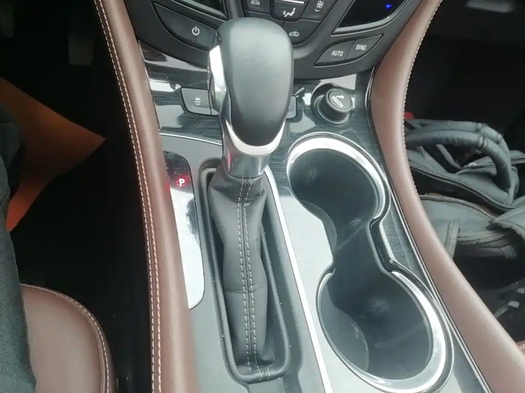 Buick Envision Plus 2020 — фото 10