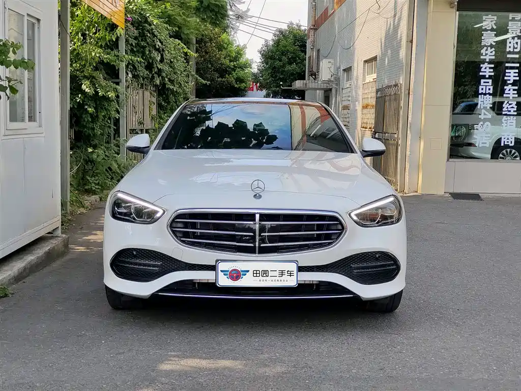 Mercedes-Benz C-Class 2024