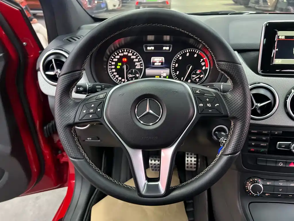 Mercedes-Benz B-Class 2015 — фото 13
