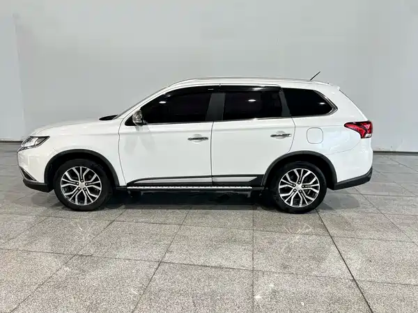 Mitsubishi Outlander 2017