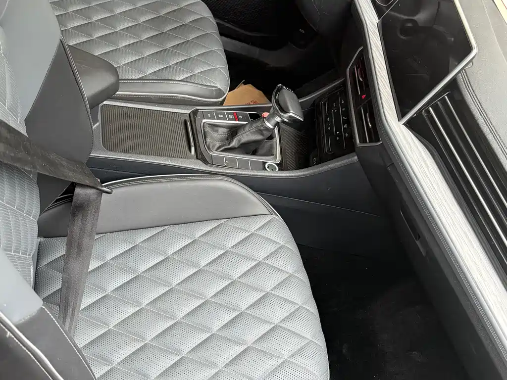 Volkswagen Sagitar 2022