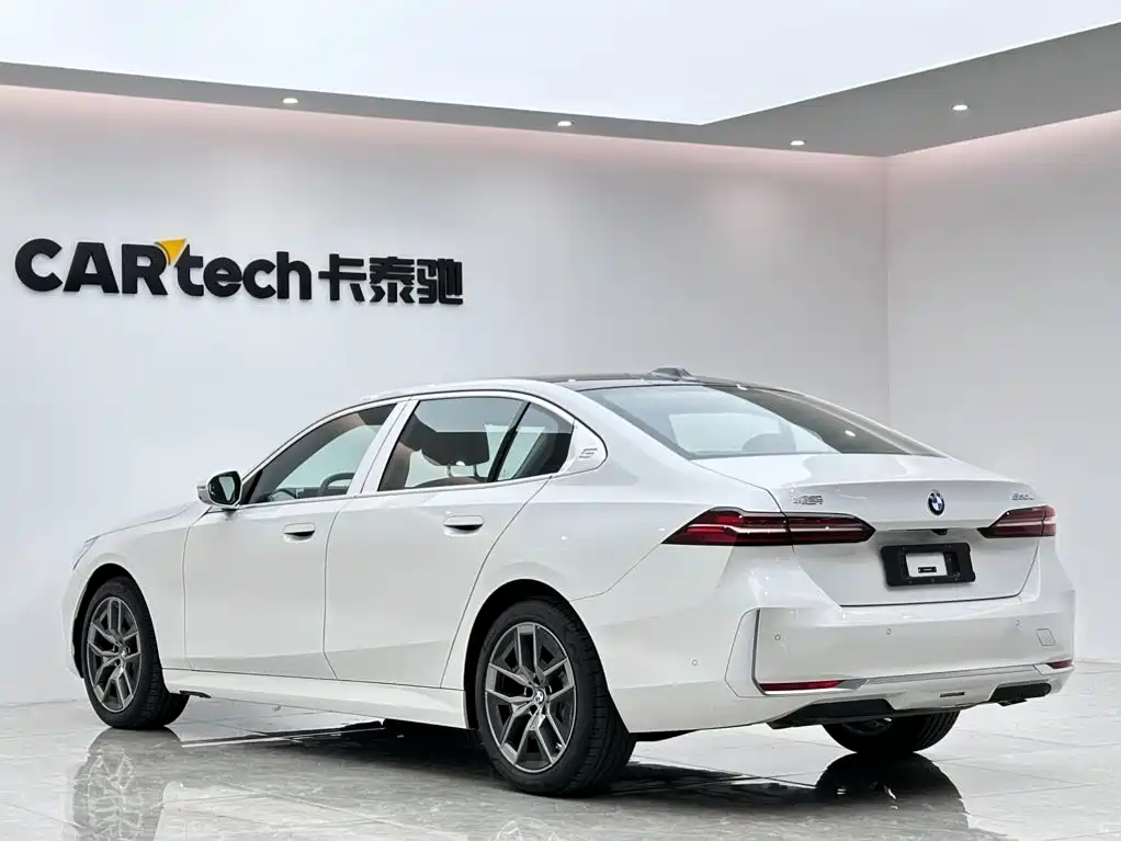 BMW 5 Series 2024