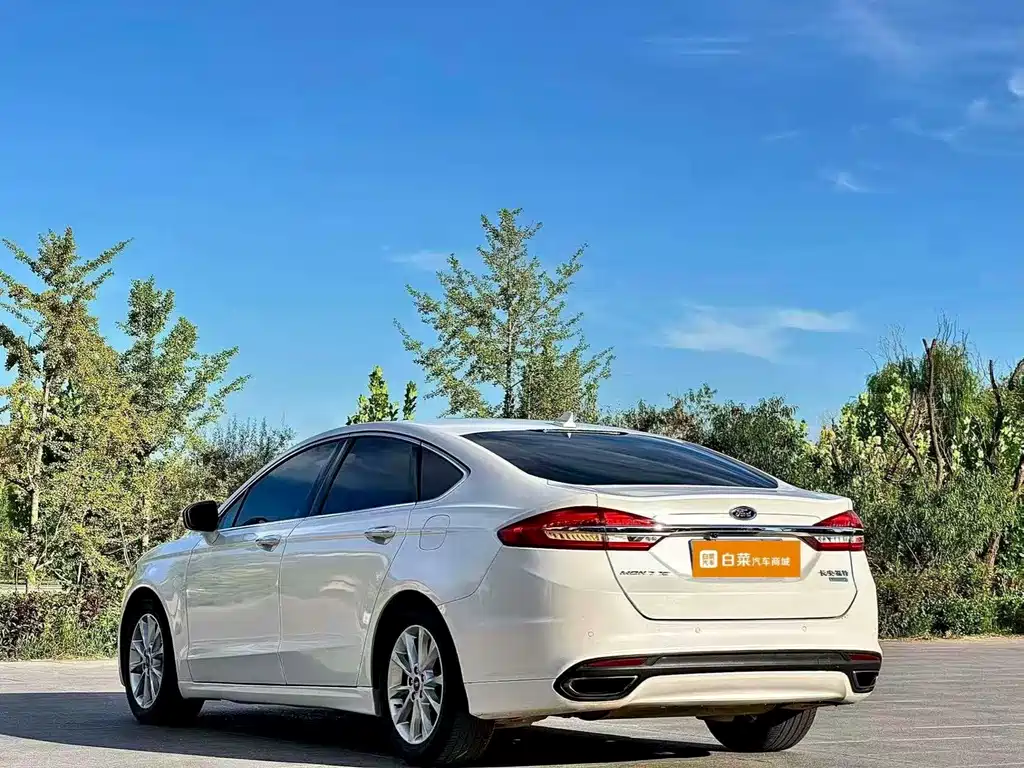 Ford Mondeo 2017 — фото 9