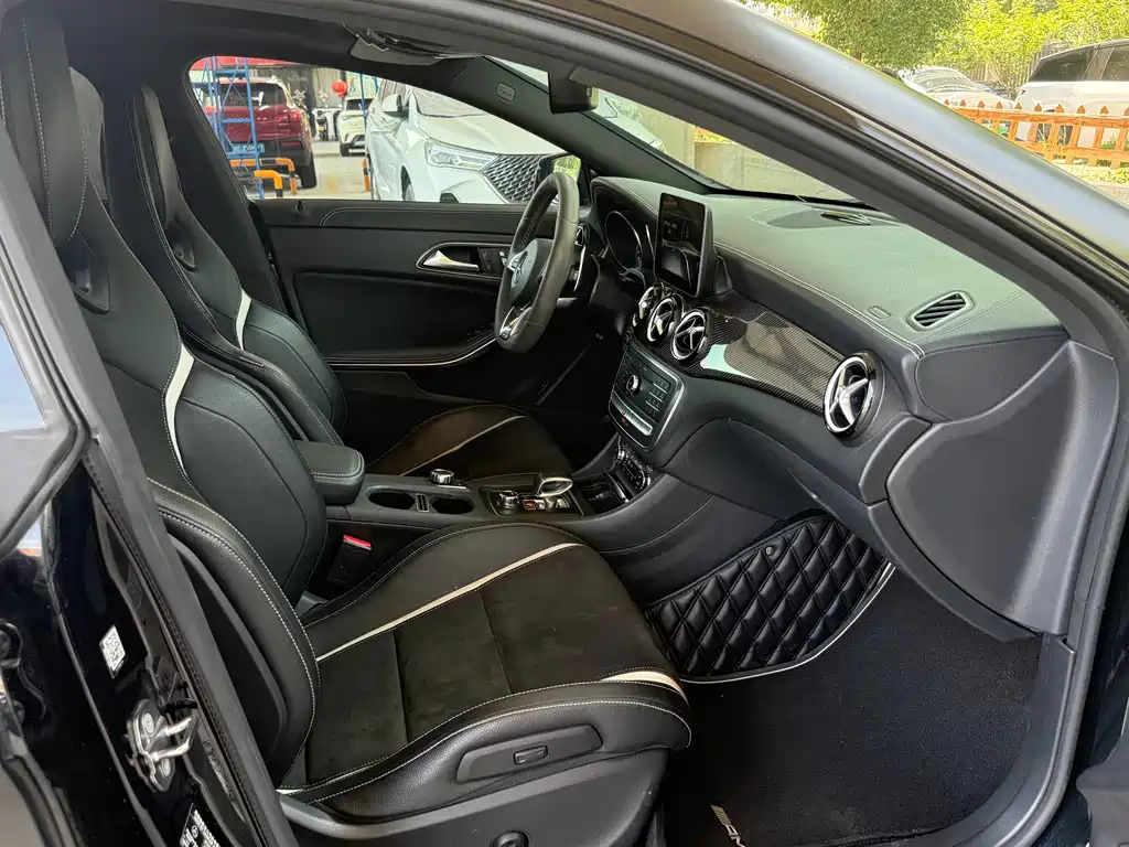 Mercedes-Benz CLA AMG 2018 — фото 13