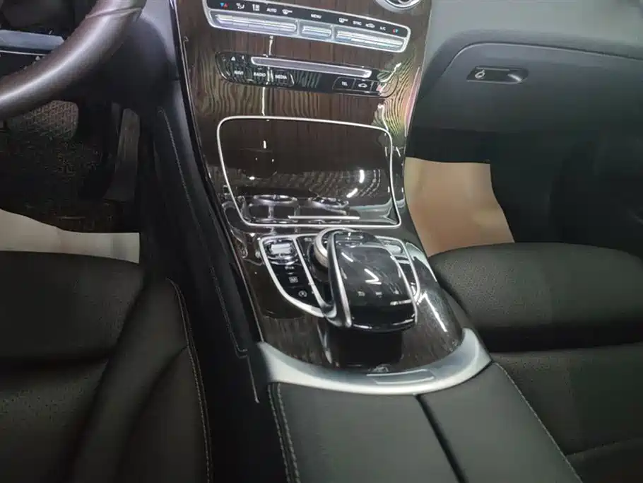 Mercedes-Benz GLC 2019 — фото 16