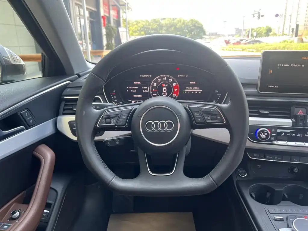 Audi A4L 2018 — фото 6
