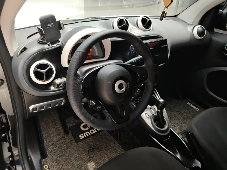 smart fortwo 2018 — фото 12
