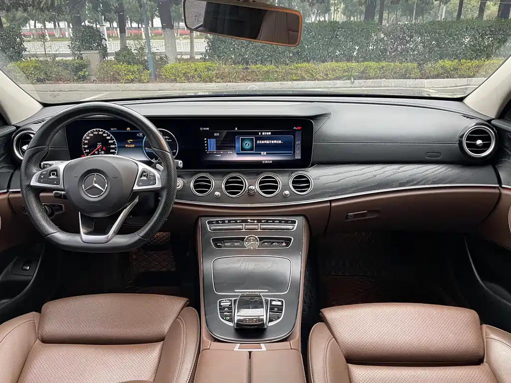 Mercedes-Benz E-Class 2018 — фото 14