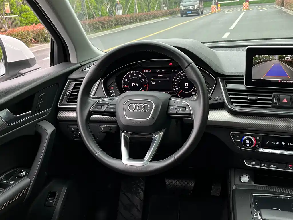 Audi Q5L 2019 — фото 17