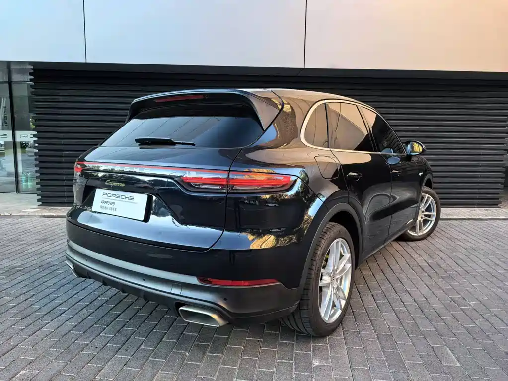 Porsche Cayenne Hybrid 2022 — фото 2
