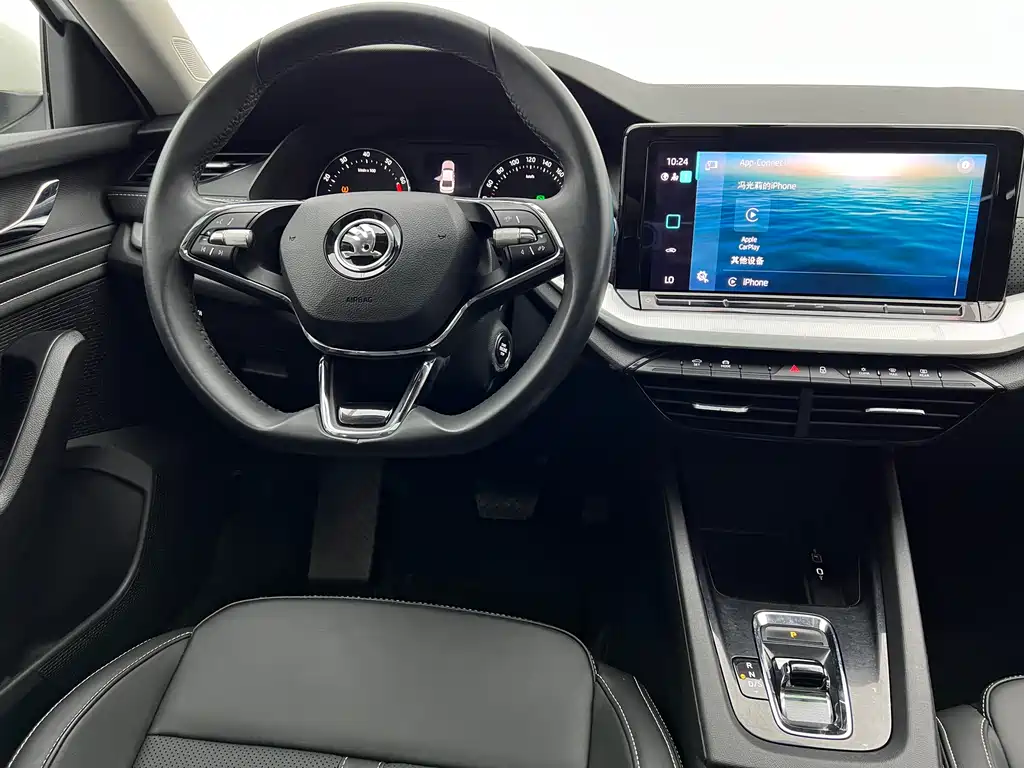 Skoda Octavia 2021 — фото 10