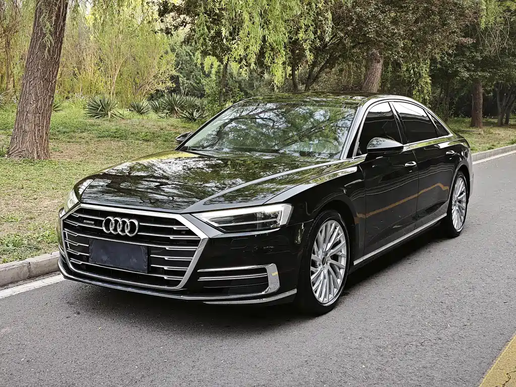 Audi A8 2021 — фото 1