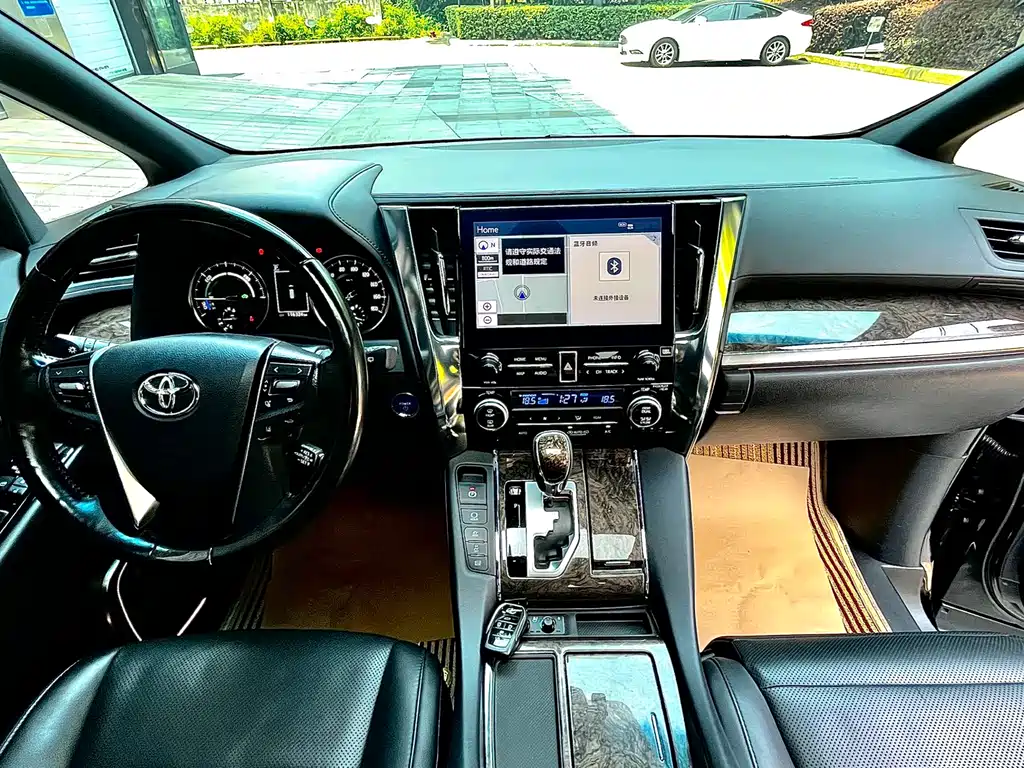 Toyota Alphard 2021 — фото 14